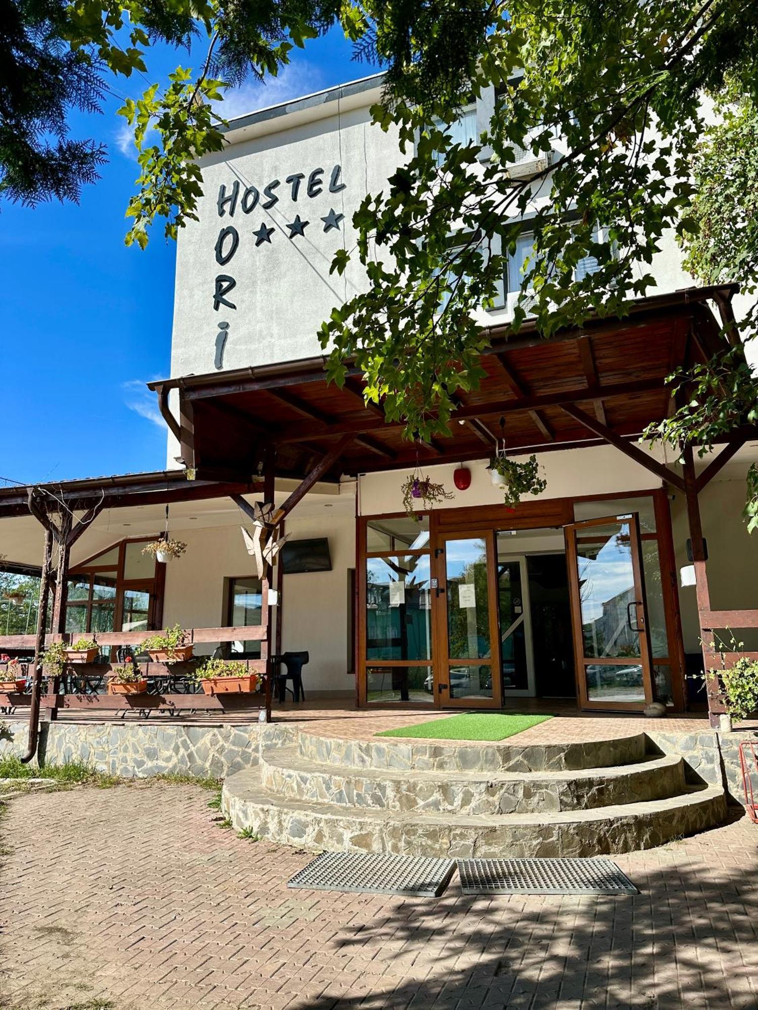 Hostel Horia Plopeni ภายนอก รูปภาพ