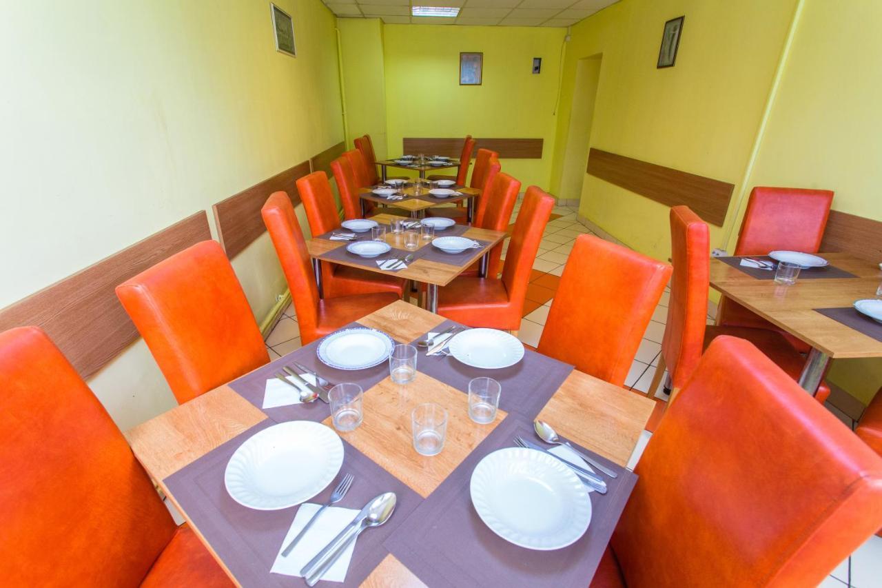 Hostel Horia Plopeni ภายนอก รูปภาพ