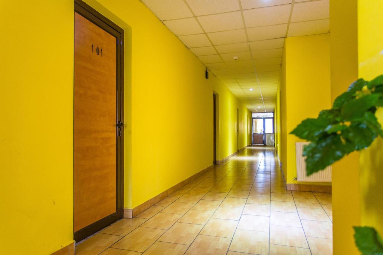 Hostel Horia Plopeni ภายนอก รูปภาพ