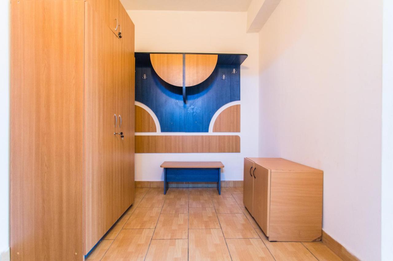 Hostel Horia Plopeni ภายนอก รูปภาพ