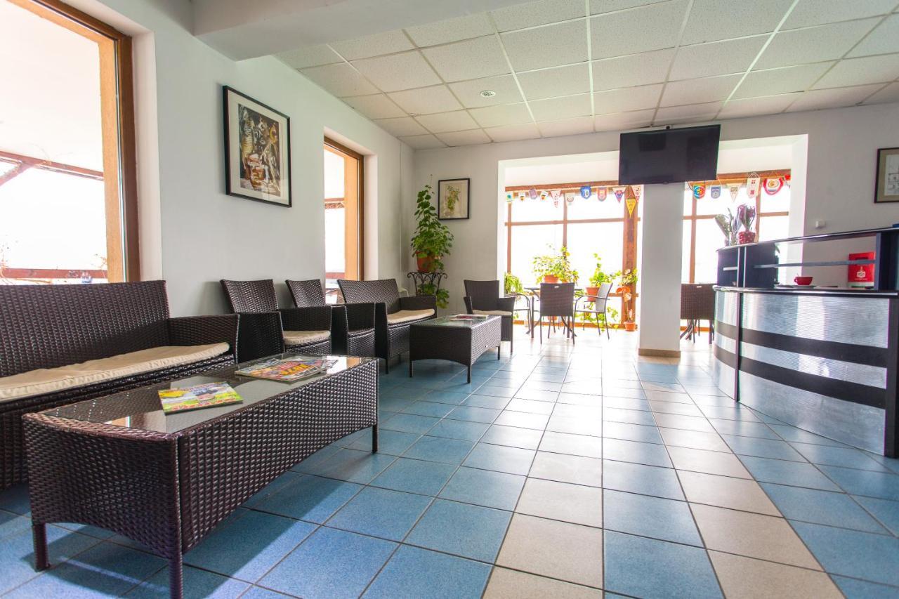 Hostel Horia Plopeni ภายนอก รูปภาพ