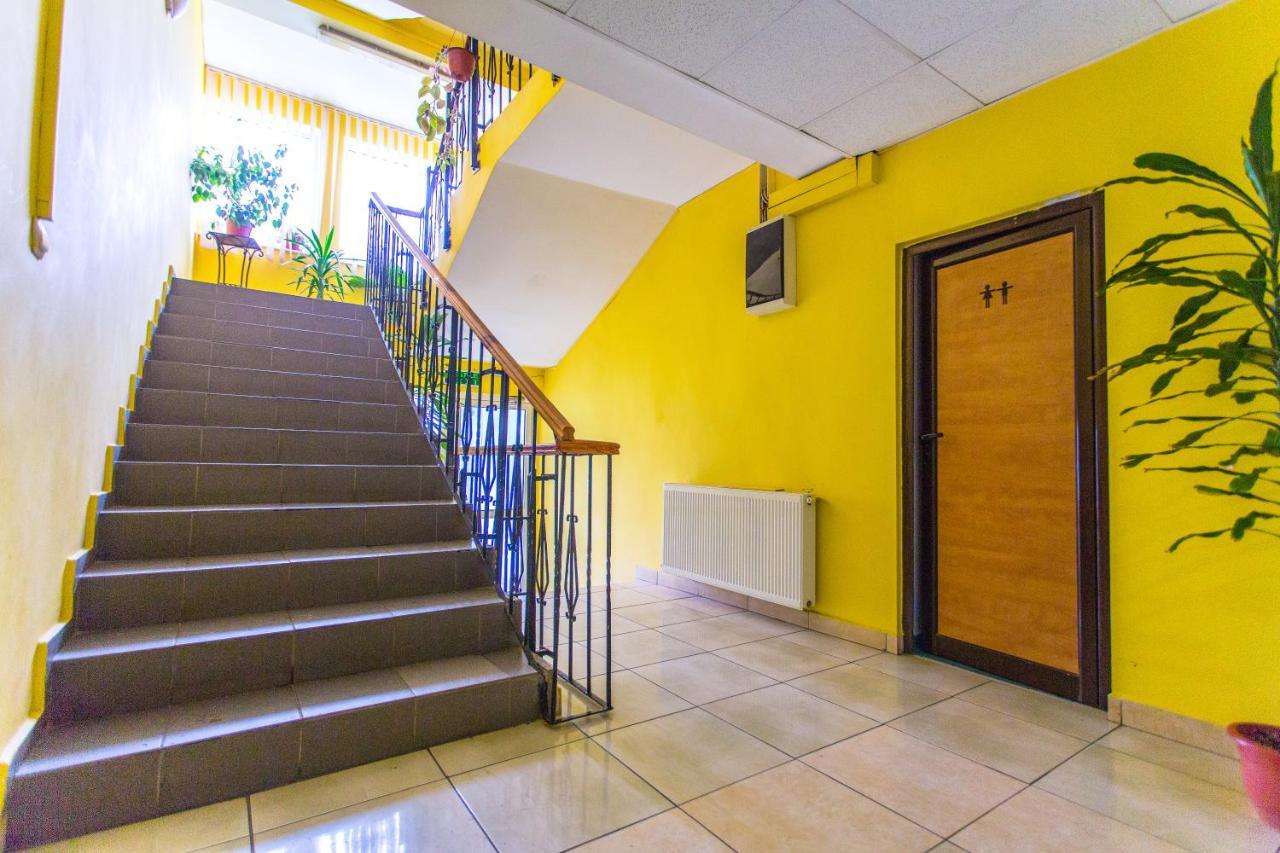 Hostel Horia Plopeni ภายนอก รูปภาพ