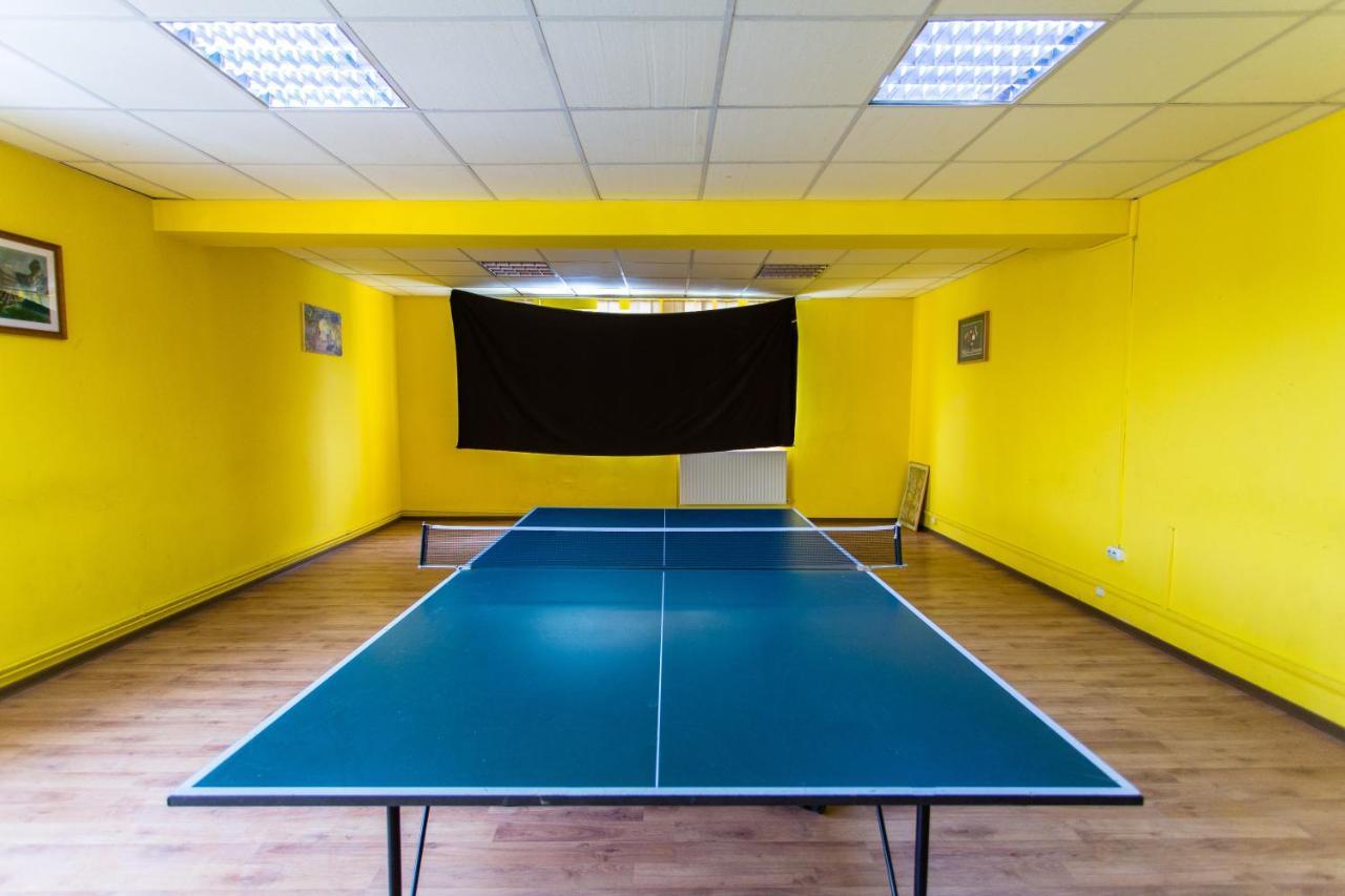 Hostel Horia Plopeni ภายนอก รูปภาพ